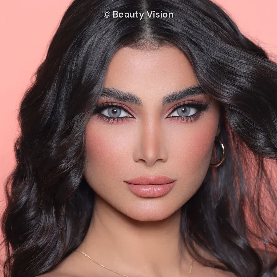 Model wearing 3D Cedar colored contact lenses