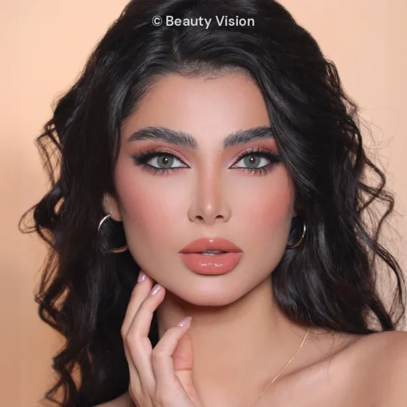 Model wearing 3D Colors Green colored contact lenses
