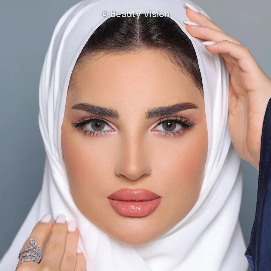 Model wearing Luminous Quartizo colored contact lenses