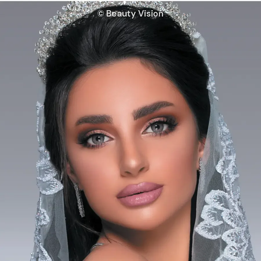 Model wearing Mylense Light Gray colored contact lenses