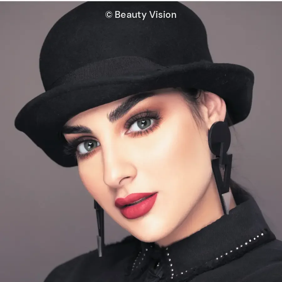 Model wearing Mylense Light Green colored contact lenses