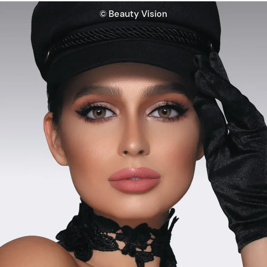 Model wearing MyLense Oro Brown colored contact lenses