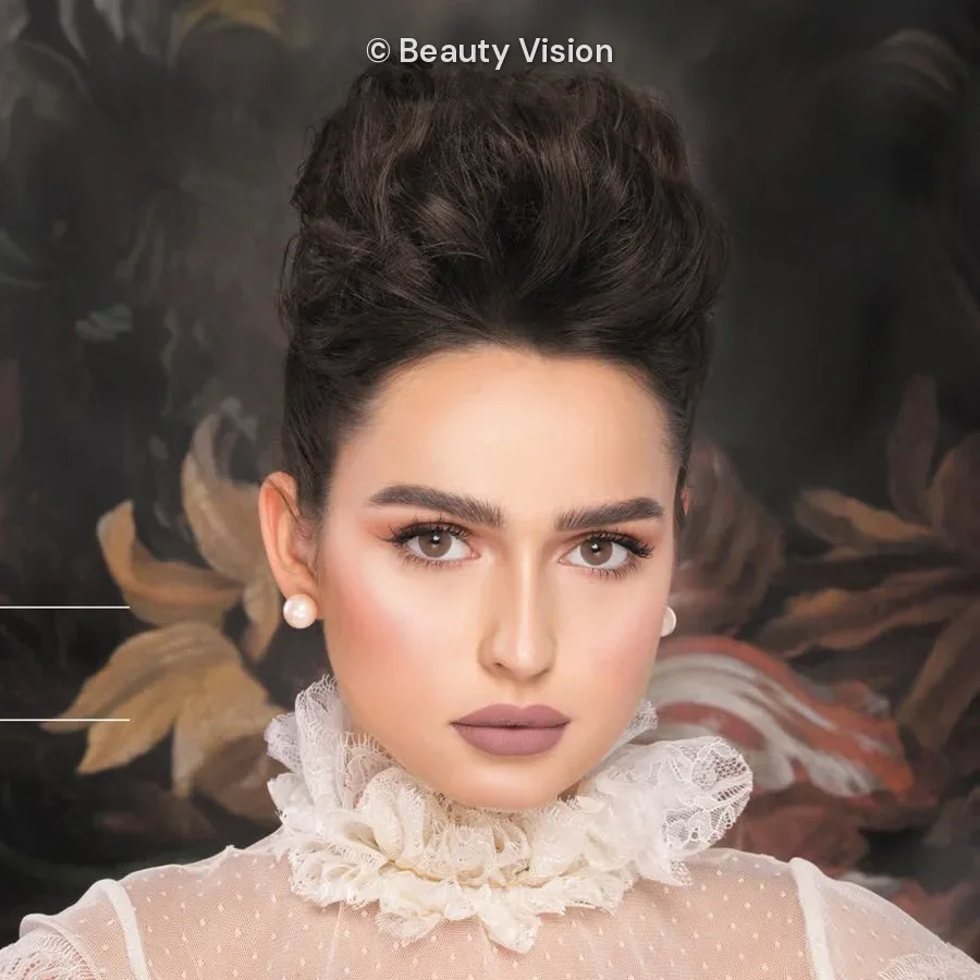Model wearing Naturèl Core Hazel colored contact lenses