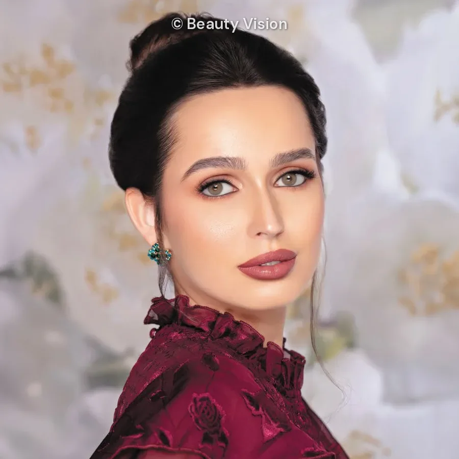 Model wearing Naturèl Core Opal colored contact lenses