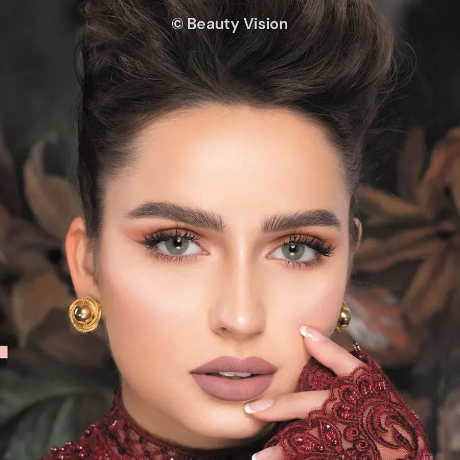 Model wearing Naturèl Core Zircon colored contact lenses