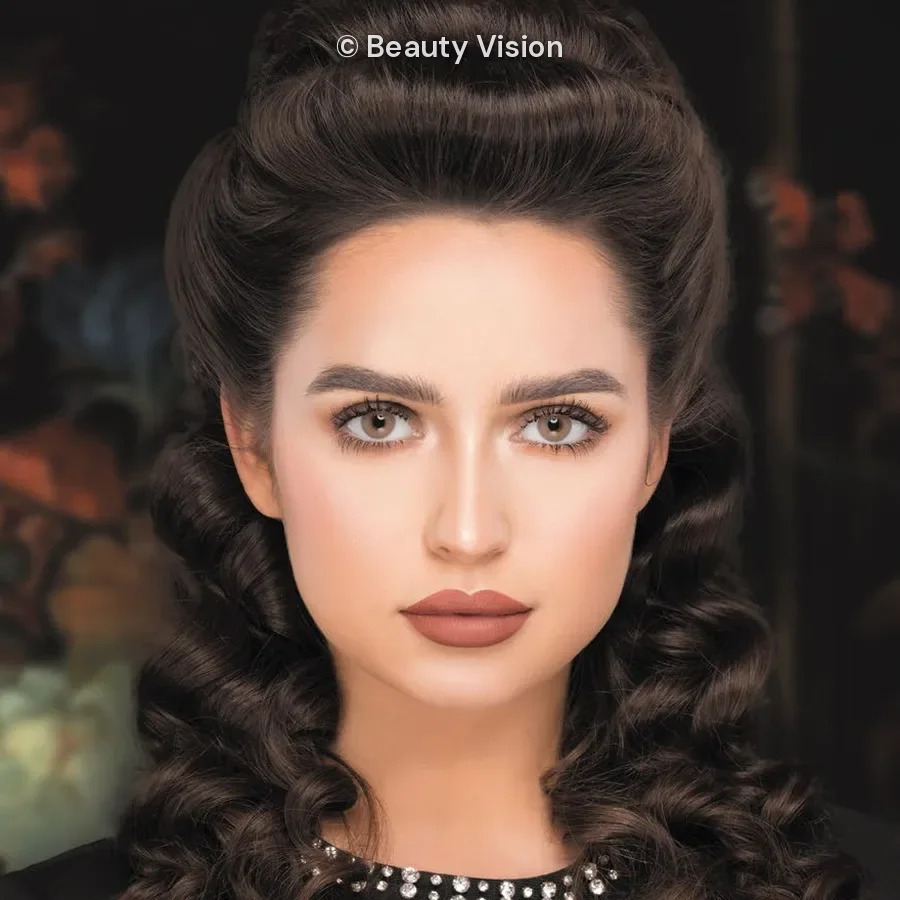 Model wearing Naturèl La Loliet colored contact lenses