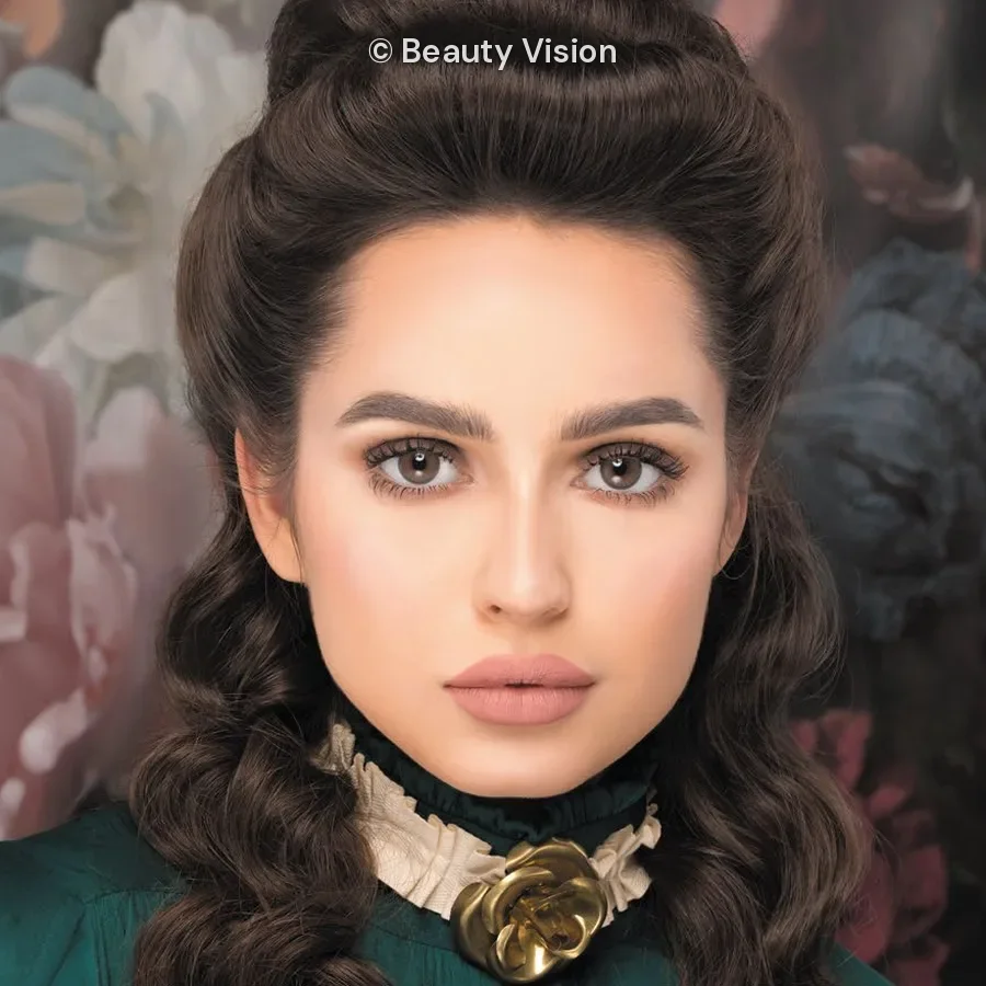 Model wearing Naturèl La Quartzo colored contact lenses