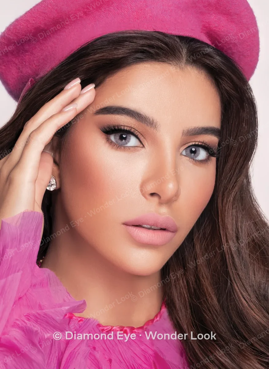 Model wearing Wonder Look Lava colored contact lenses