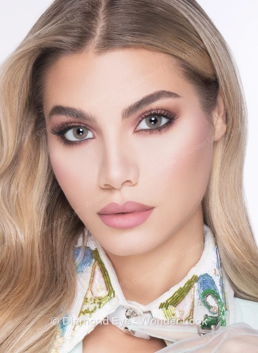 Model wearing Wonder Look Thunder colored contact lenses